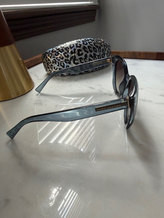 Mark Jacobs sunglasses ?️ with a case